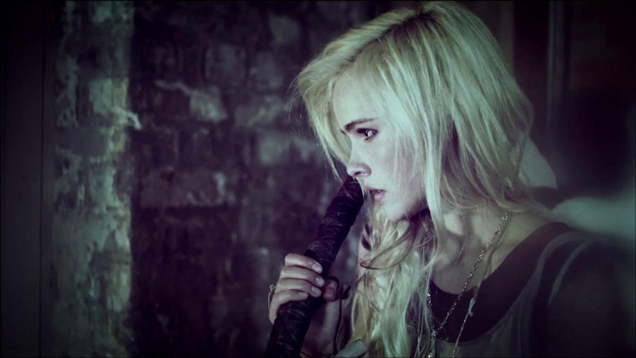 Isabel Lucas pic #946588